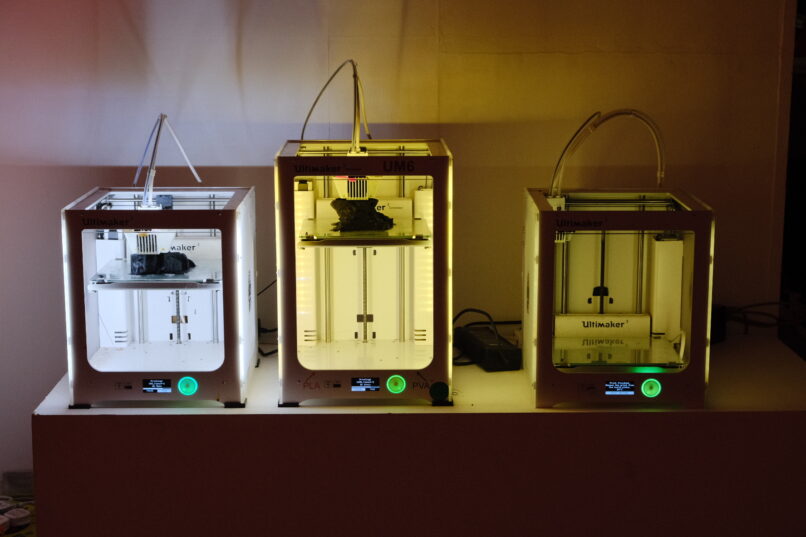 3D printers working on the collective artwork